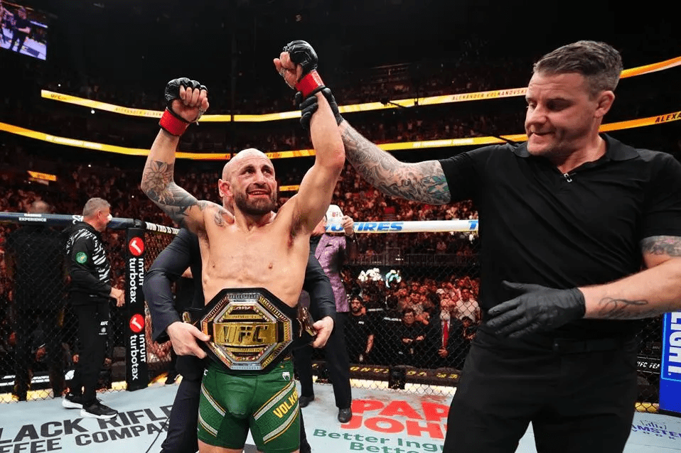 960x0 MMA
