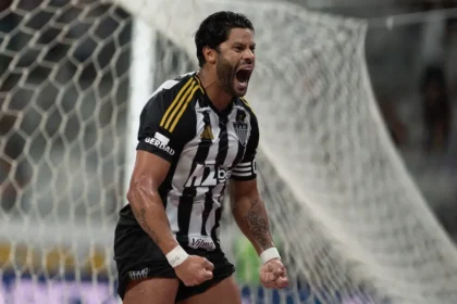 Pontuação rodada 3 Cartola FC escalação oficial CartolaNews - Foto - Alessandra TorresAGIF