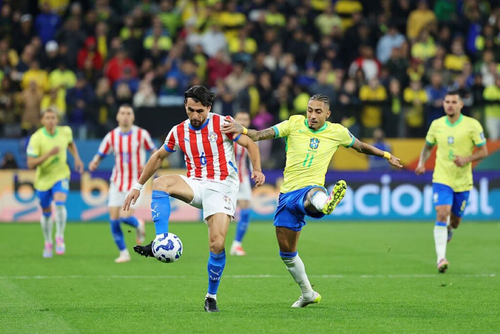 Brasil-x-Paraguai-4-1024x683 Brasil garante vaga na Copa do Mundo 2026 com gol de Vini Jr