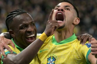 Brasil garante vaga na Copa com gol de Vini JR