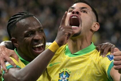 Brasil garante vaga na Copa com gol de Vini JR