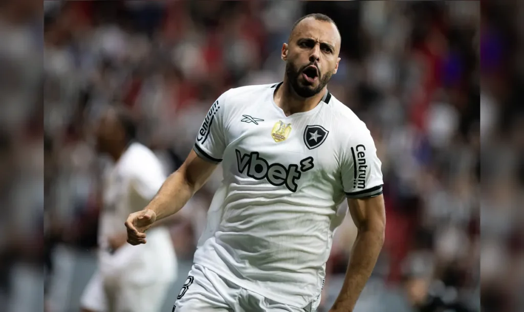 Arthur-Cabral-faz-primeiro-gol-pelo-Botafogo-e-pro0021169200202507140743-3-1024x610 Aposta Certeira Rodada 14: Arthur Cabral, Arrascaeta e Piquerez