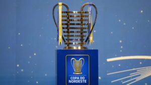Troféu em disputa na semifinal da Copa do Nordeste 2025