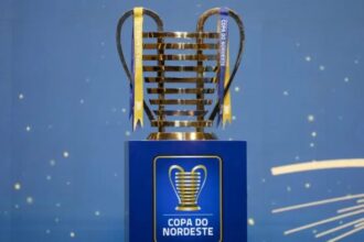 Troféu em disputa na semifinal da Copa do Nordeste 2025