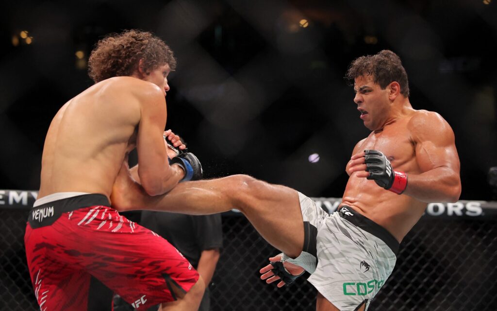 paulo-borrachinha-derrota-roman-kopylov-no-ufc-318-foto-jonathan-bachman-afp-1024x640 UFC 318: Despedida Emocionante de Dustin Poirier e Noite Brilhante para Brasileiros