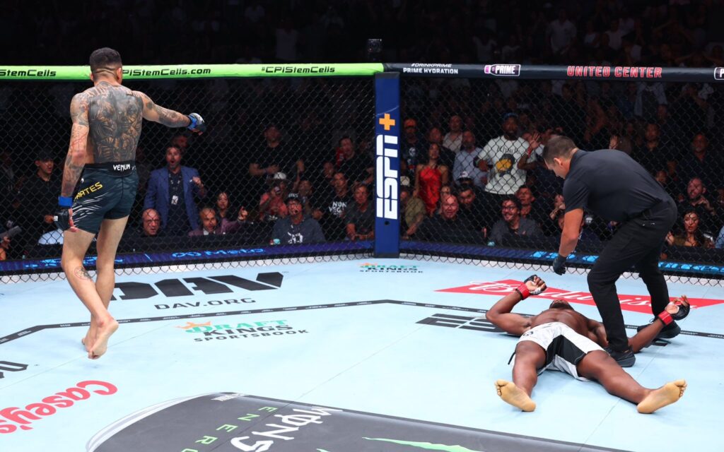 carlos-prates-apos-vitoria-no-ufc-319-foto-divulgacao-ufc-1024x640 UFC 319: Um Evento de Mudanças no UFC