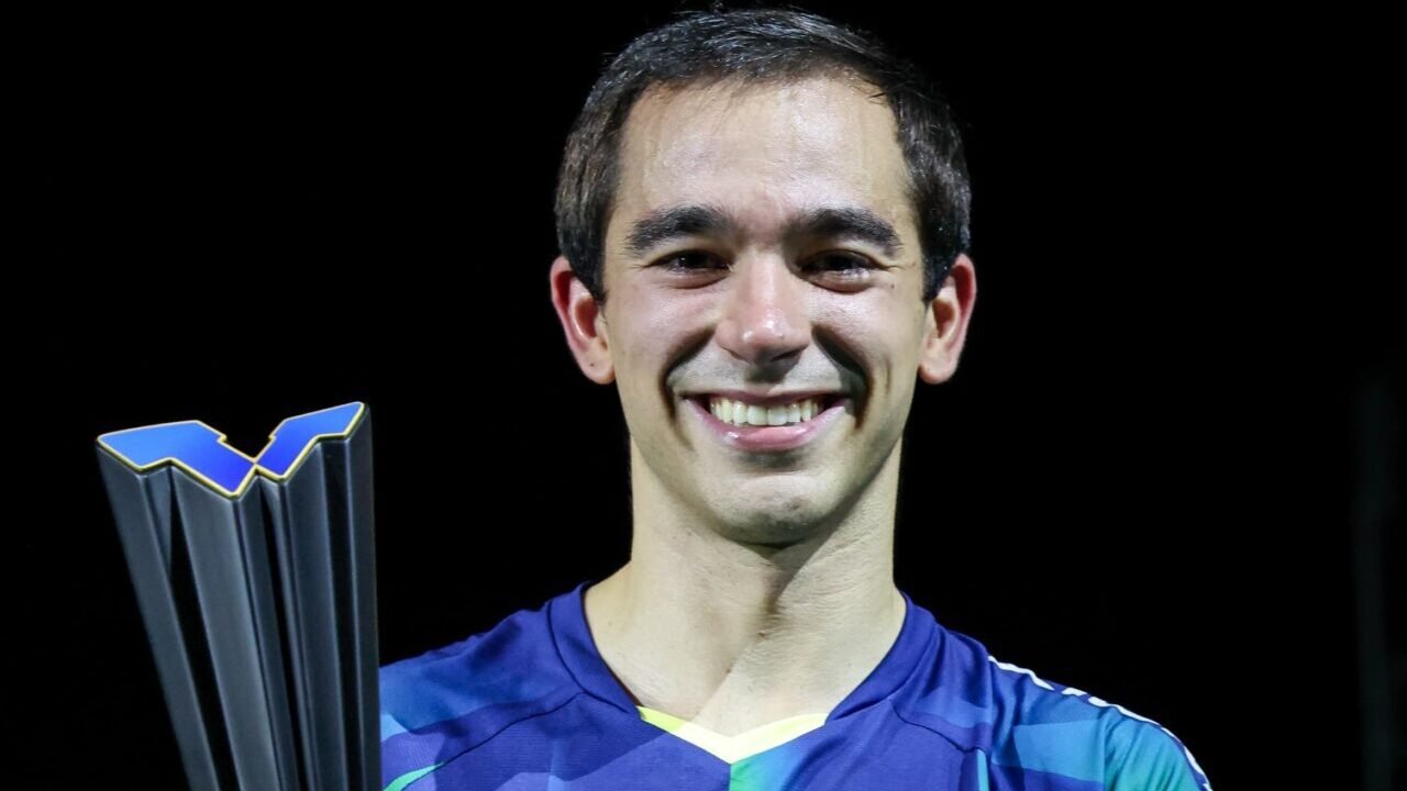 Hugo Calderano comemora título do WTT Foz do Iguaçu 2025