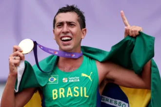 Caio Bonfim conquista ouro no Mundial de Atletismo