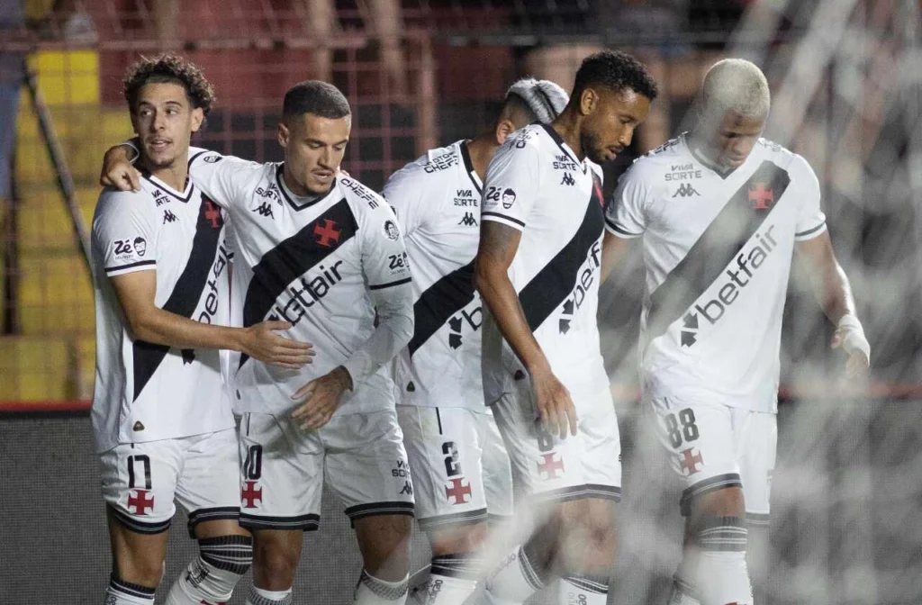 SPOXVAS_BR_253_Easy_Resize_com_419d71d379-1024x672 Seleção da 22ª Rodada do Cartola FC: Os Melhores Pontuadores da Rodada