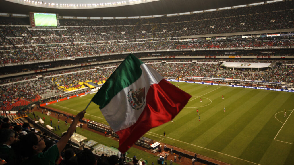 Estadio-Azteca-decorado-com-bandeiras-das-selecoes-participantes-1024x576 Seleções Copa do Mundo 2026: torneio histórico à vista