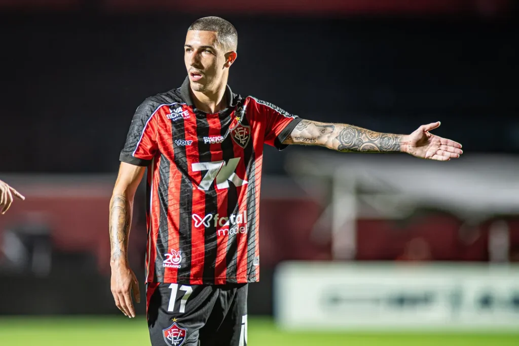 Titular-pela-primeira-vez-Aitor-Cantalapiedra-surg0134763300202508182026-ScaleDownProportional-1024x683 Top 11 Jogadores Mais Valorizados da 27ª Rodada do Cartola FC