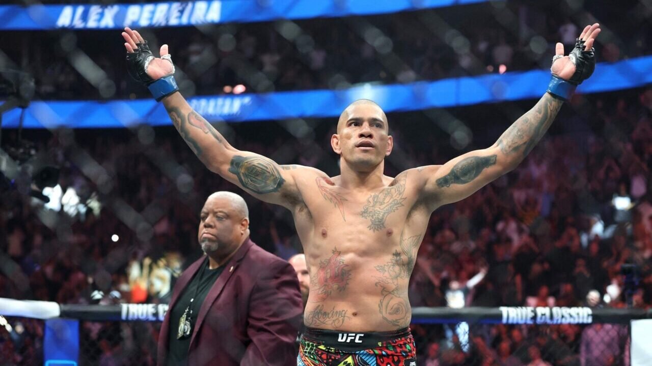 alex-poatan-comemora-vitoria-sobre-magomed-ankalaev-no-ufc-320-1759641521502_v2_4x3-scaled-e1759685269986 MMA