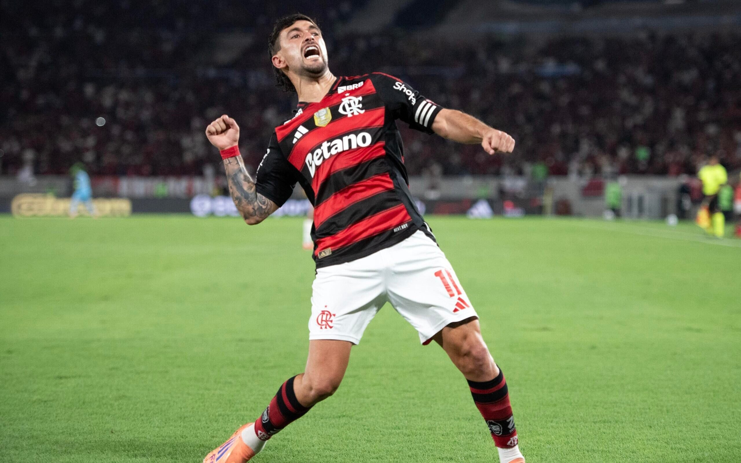 Arrascaeta-comemora-gol-em-Flamengo-x-RB-Bragantino-scaled-aspect-ratio-512-320 Top 11 Jogadores Mais Valorizados da 35ª Rodada do Cartola FC