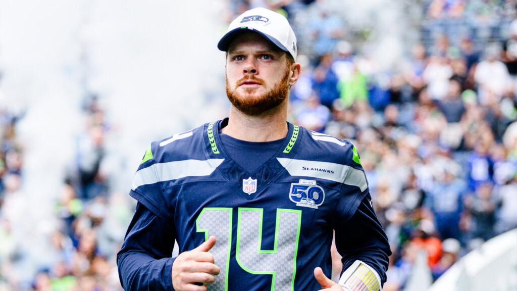 sam-darnold-16x9_efyj956a52ld1hgfdvobr6gba-1024x576 Super Bowl LX 2026: Drake Maye Pode Fazer História em Final Épica Entre Patriots e Seahawks