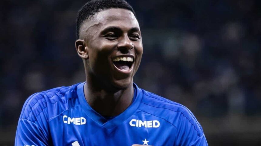 Neiser-Villarreal-no-Cruzeiro-1280x720-1-860x484 Home