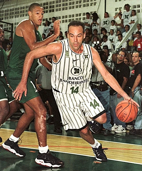 Oscar-Schmidt Oscar Schmidt morre aos 68 anos e eterniza legado no basquete