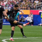 Stephen Eustáquio marcou o gol que garantiu o Canadá nas oitavas da Copa do Mundo 2026