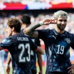 Julio Enciso comemora gol no jogo em que Paraguai supera Alemanha nos pênaltis