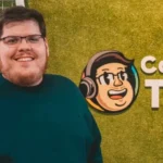Casimiro Miguel durante uma transmissão da CazéTV