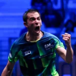 Hugo Calderano comemorando após o último ponto da final
