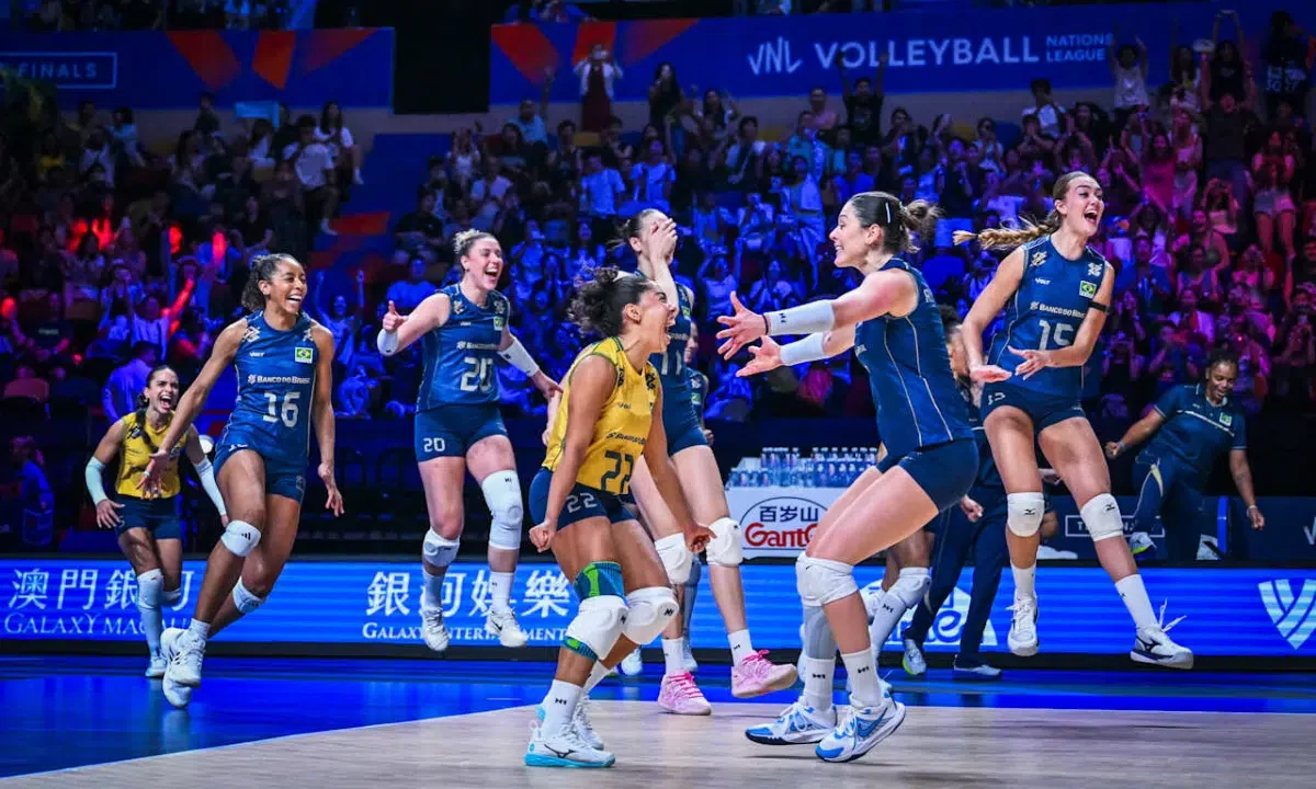 Brasil na final da VNL após vencer a Itália no tie-break.