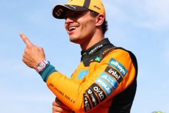 Lando Norris comemora a vitória no GP da Hungria 2026