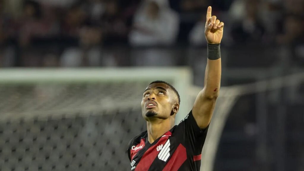 leozinho_athletico_1280x720-1024x576 Seleção da 19ª Rodada do Cartola FC: Os Melhores Pontuadores da Rodada