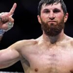 Magomed Ankalaev comemora vitória no UFC Fight Night 282