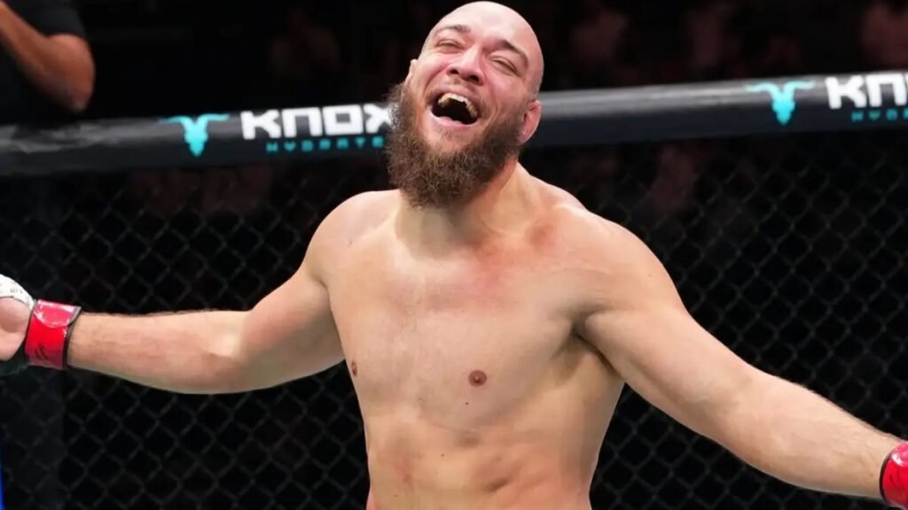 ufc-lutador-sorrindo-1280x720-1-1024x576 UFC Fight Night 282: Ankalaev nocauteia Guskov em Abu Dhabi
