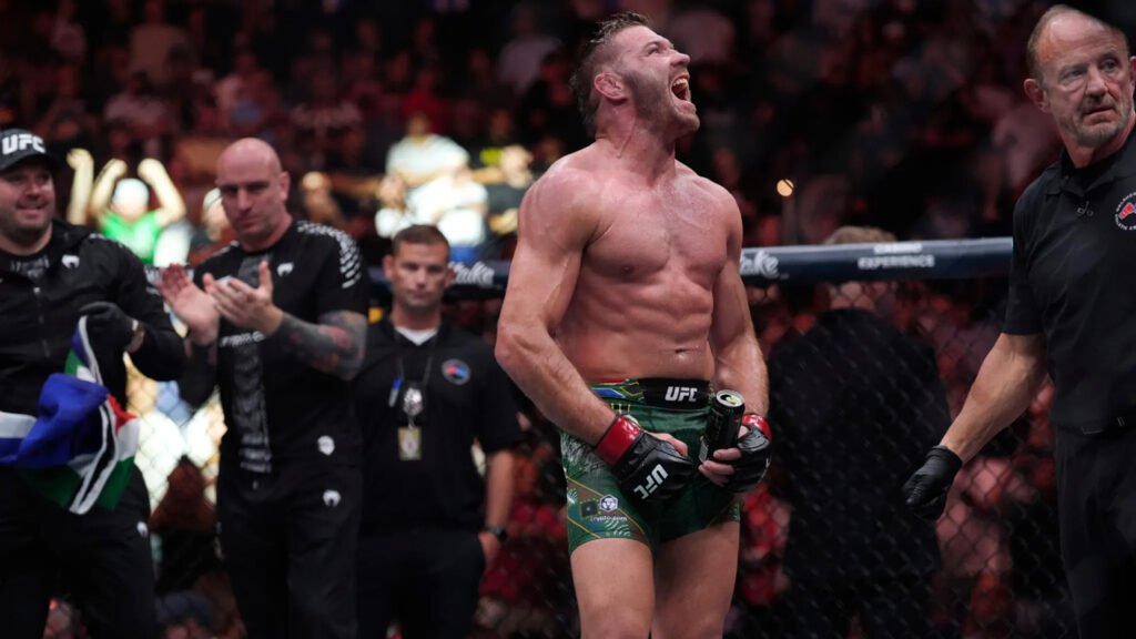 ufc_comemoracao_1280x720-1024x576 Du Plessis vence Usman e volta a sonhar com o cinturão dos médios no UFC
