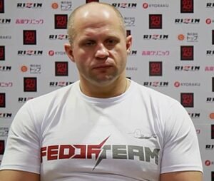 330px-Fedor_Emelianenko_Dec_2015-300x254 MMA