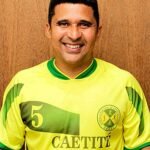 330px-Manoel_Tobias_em_CaetitC3A9_junho_2016_close-150x150 Futsal