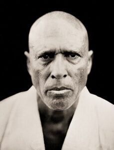 330px-Royce_Gracie_Wet_Plate_Collodion_by_Shane_Balkowitsch-229x300 MMA