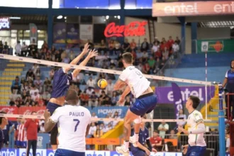Brasil vence o Paraguai na estreia da Copa Sul-Americana de vôlei masculino.