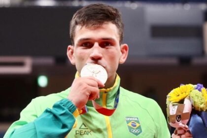 Daniel-Cargnin-medalha-de-ouro-420x280 Home
