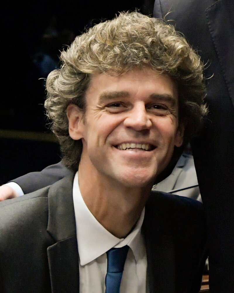 Guga_Kuerten-800x1000 Tênis
