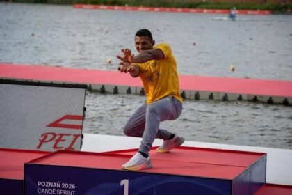 Isaquias-Queiroz-durante-o-Mundial-de-Canoagem-420x280 Home