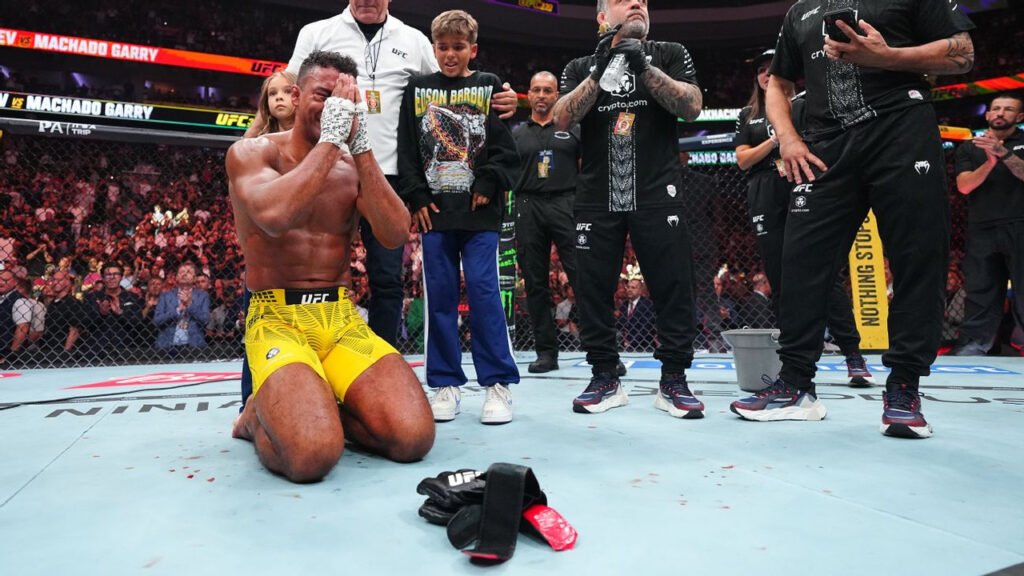 ufc_emocao_aug18_1280x720-1024x576 UFC 330: Makhachev bate Machado Garry e faz história na Filadélfia