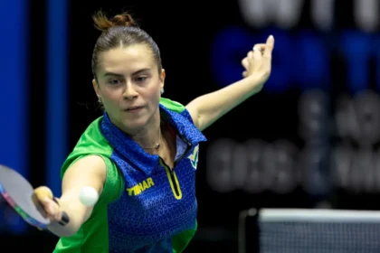 Bruna Takahashi em Macau durante partida do WTT Champions.