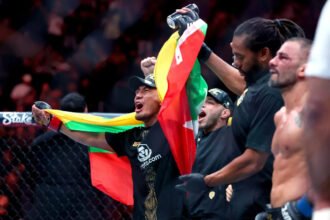 Joshua Van comemora o resultado no UFC 331