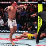 Raul Rosas Jr. comemora vitória sobre Raoni Barcelos no UFC Vegas 121