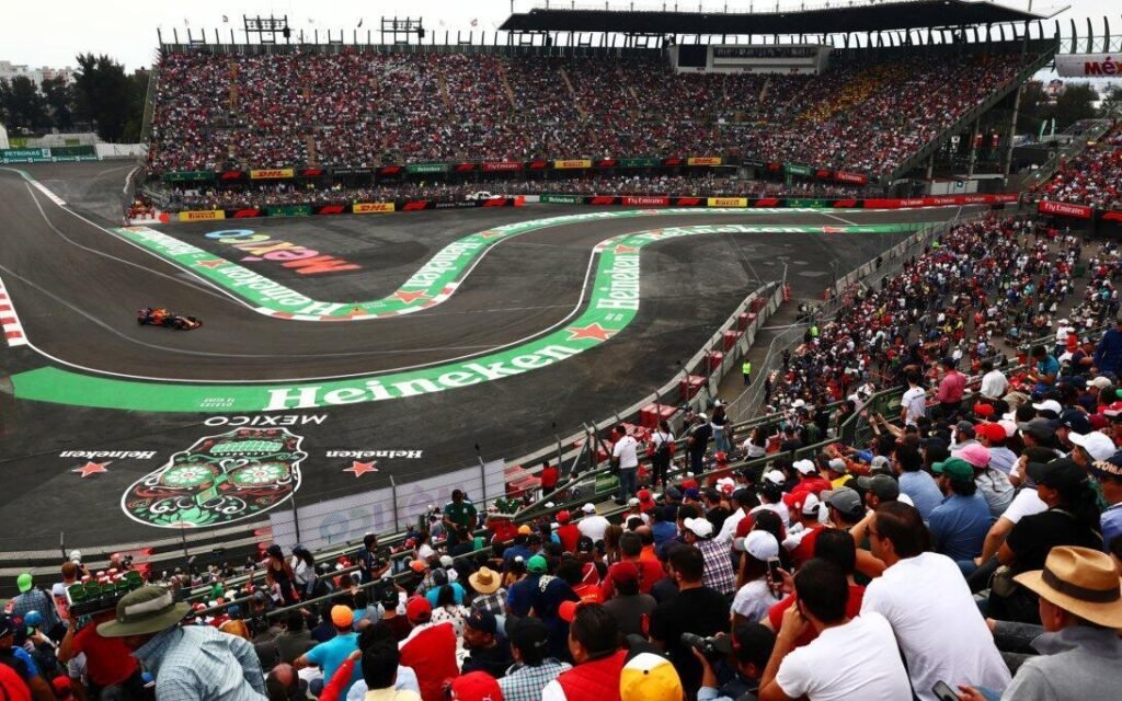 Circuito do GP do México com arquibancadas e setor do estádio na Fórmula 1