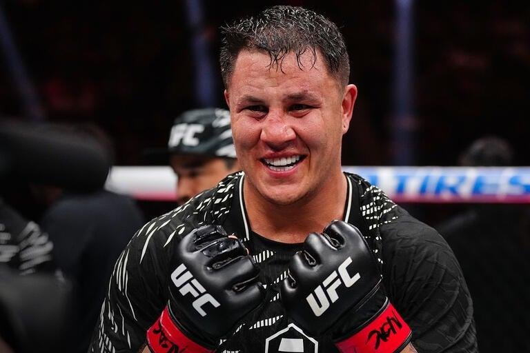 Jhonata Diniz enfrenta Tanner Boser no UFC Edmonton.
