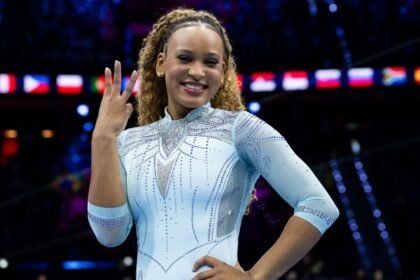 Rebeca Andrade é tricampeã mundial do salto no Mundial de Ginástica Artística 2026.